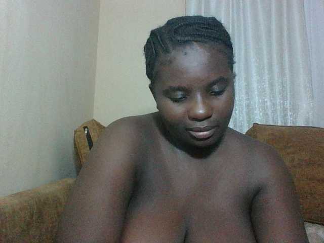 Hotybobbies live cam on BongaCams