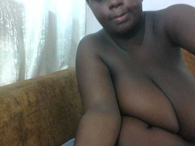 Hotybobbies live cam on BongaCams
