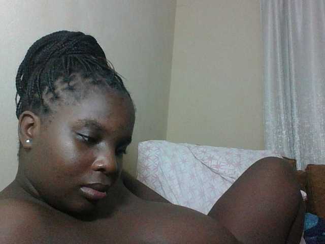 Hotybobbies live cam on BongaCams