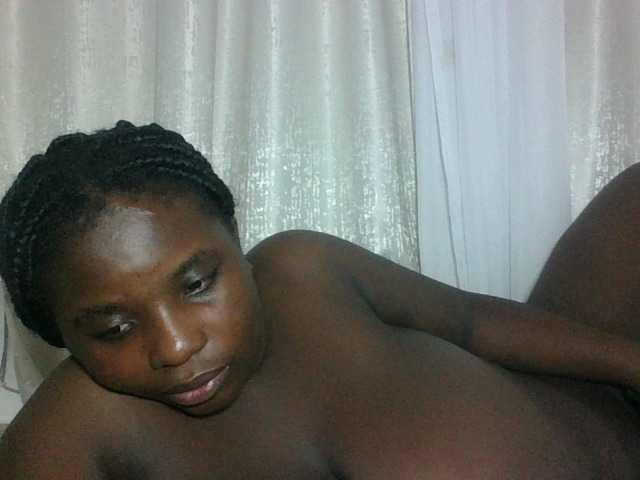 Hotybobbies live cam on BongaCams