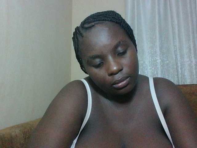 Hotybobbies live cam on BongaCams