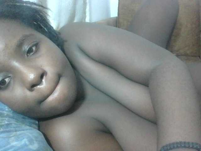 Hotybobbies live cam on BongaCams