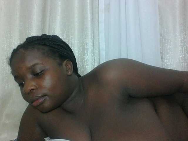 Hotybobbies live cam on BongaCams