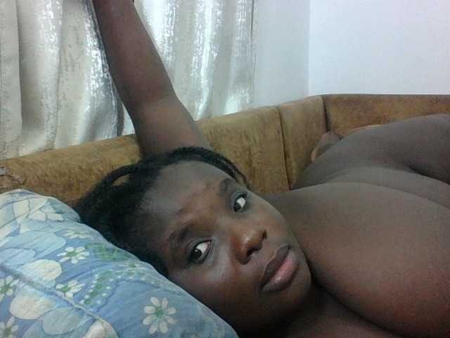 Hotybobbies live cam on BongaCams