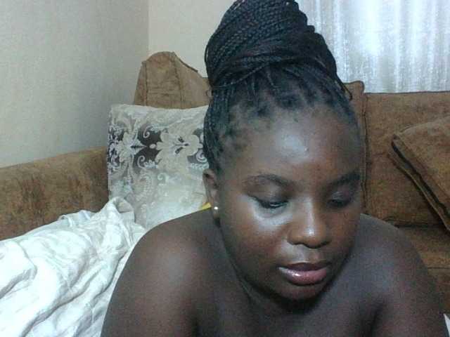 Hotybobbies live cam on BongaCams