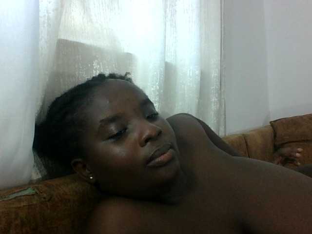 Hotybobbies live cam on BongaCams