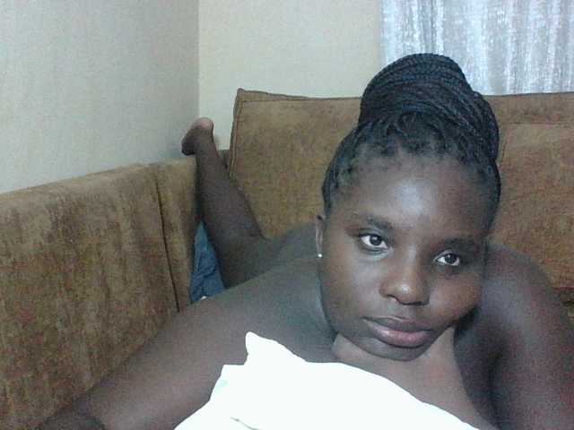Hotybobbies live cam on BongaCams