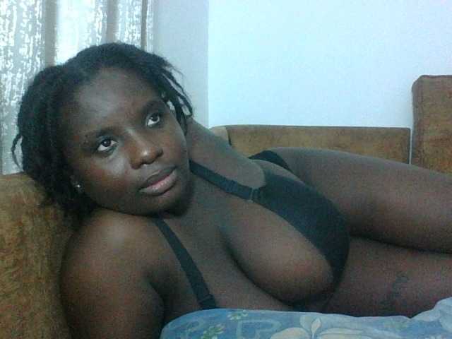 Hotybobbies live cam on BongaCams