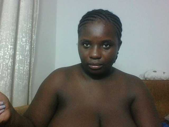 Hotybobbies live cam on BongaCams