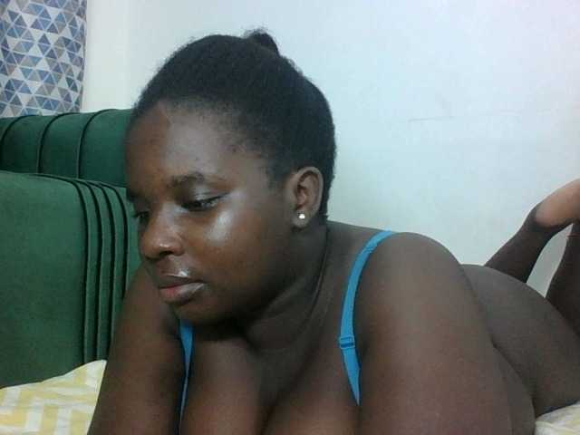 Hotybobbies live cam on BongaCams