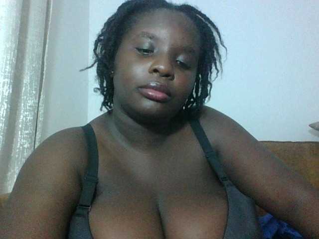 Hotybobbies live cam on BongaCams