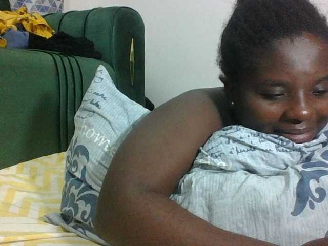 Hotybobbies live cam on BongaCams