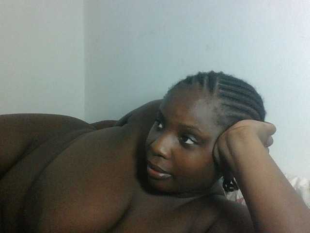 Hotybobbies live cam on BongaCams