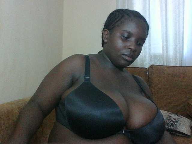 Hotybobbies live cam on BongaCams
