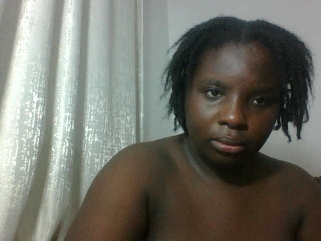 Hotybobbies live cam on BongaCams