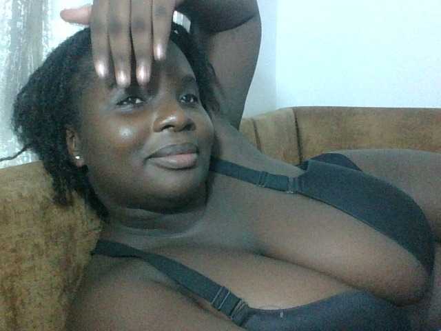 Hotybobbies live cam on BongaCams