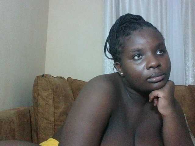 Hotybobbies live cam on BongaCams