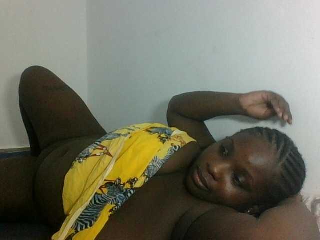 Hotybobbies live cam on BongaCams