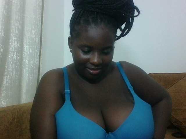 Hotybobbies live cam on BongaCams