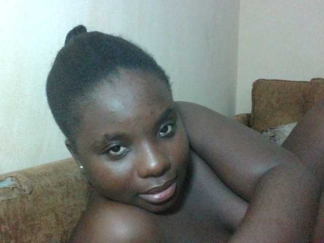 Hotybobbies live cam on BongaCams