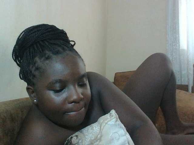 Hotybobbies live cam on BongaCams