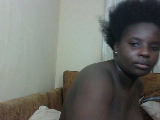 Hotybobbies live cam on BongaCams