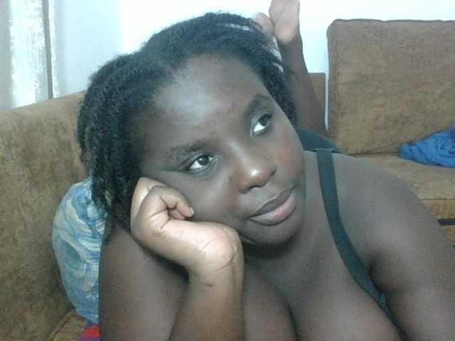 Hotybobbies live cam on BongaCams
