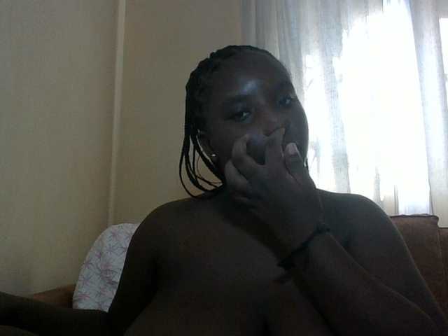 Hotybobbies live cam on BongaCams