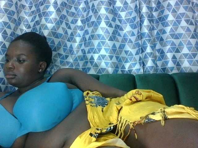 Hotybobbies live cam on BongaCams