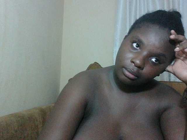 Hotybobbies live cam on BongaCams