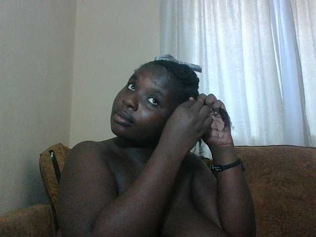 Hotybobbies live cam on BongaCams