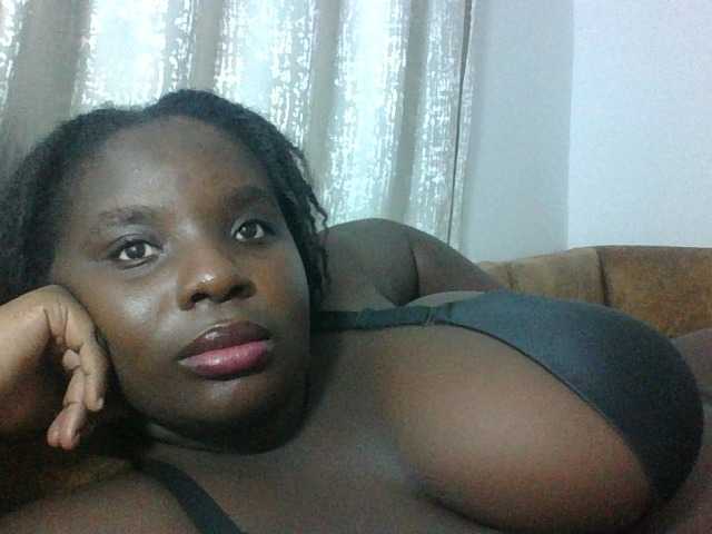 Hotybobbies live cam on BongaCams