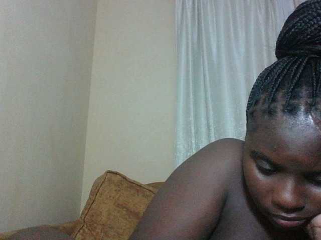 Hotybobbies live cam on BongaCams