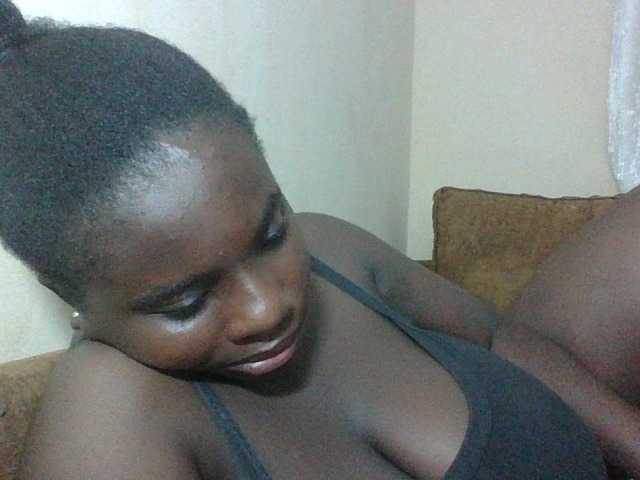 Hotybobbies live cam on BongaCams