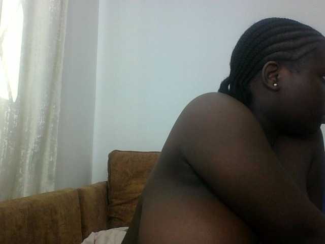 Hotybobbies live cam on BongaCams