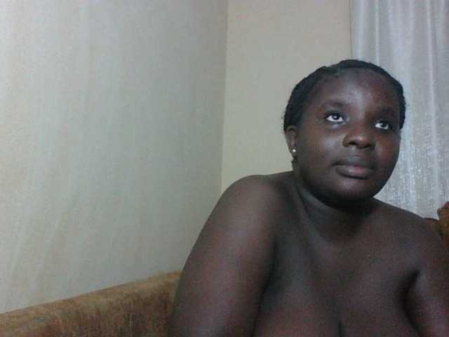 Hotybobbies live cam on BongaCams