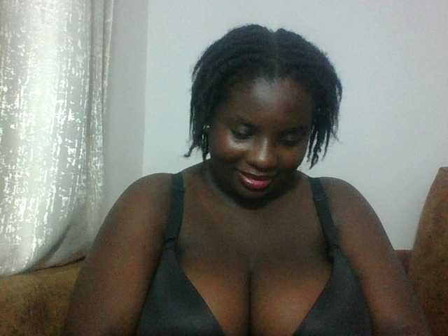 Hotybobbies live cam on BongaCams
