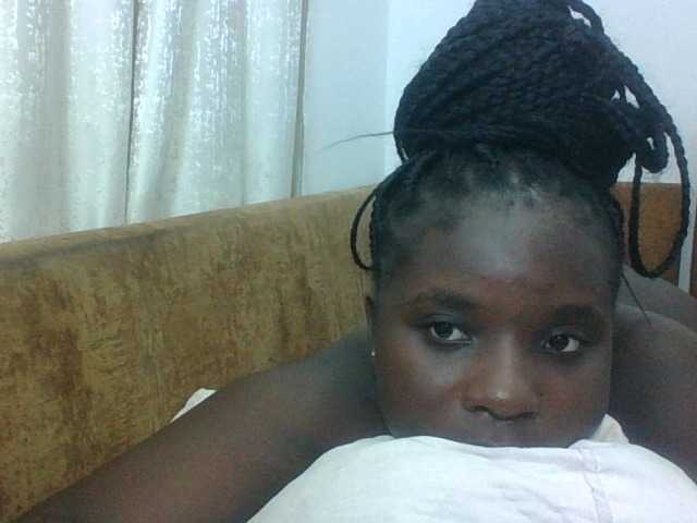 Hotybobbies live cam on BongaCams