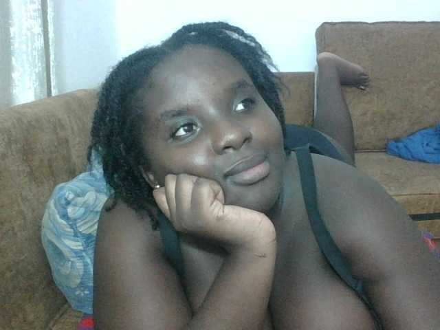 Hotybobbies live cam on BongaCams