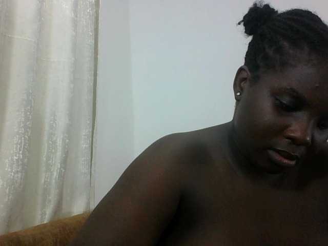 Hotybobbies live cam on BongaCams