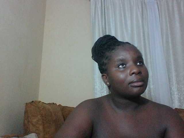 Hotybobbies live cam on BongaCams