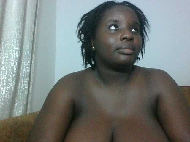 Hotybobbies live cam on BongaCams