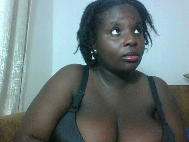 Hotybobbies live cam on BongaCams