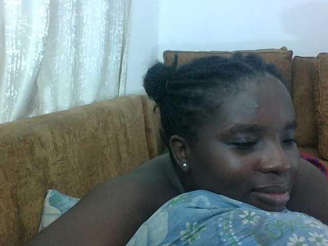 Hotybobbies live cam on BongaCams
