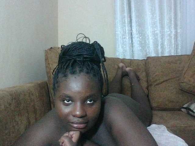 Hotybobbies live cam on BongaCams