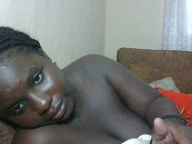 Hotybobbies live cam on BongaCams