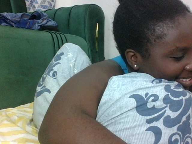 Hotybobbies live cam on BongaCams