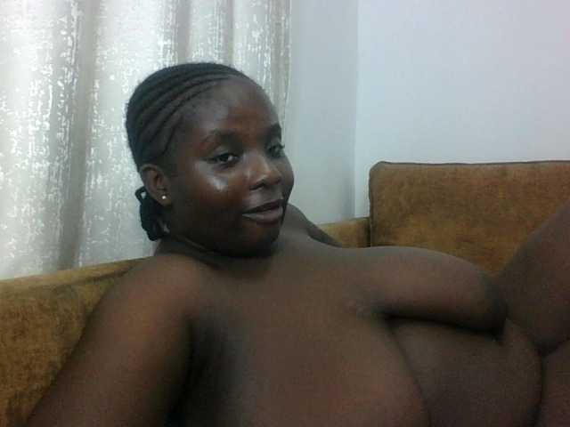 Hotybobbies live cam on BongaCams