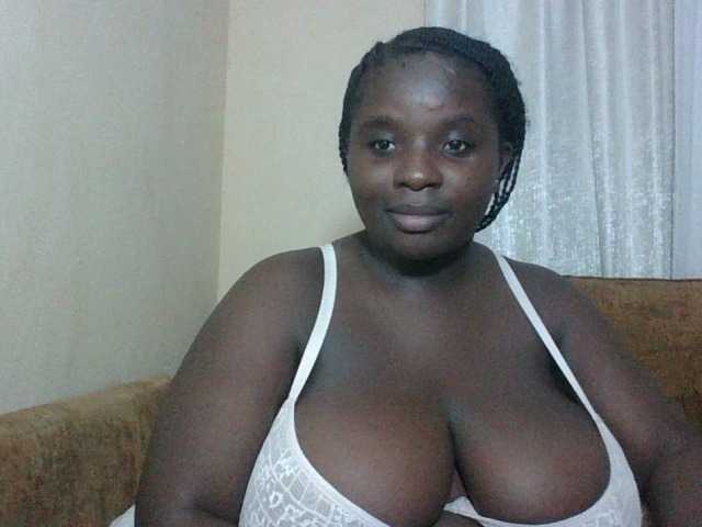 Hotybobbies live cam on BongaCams