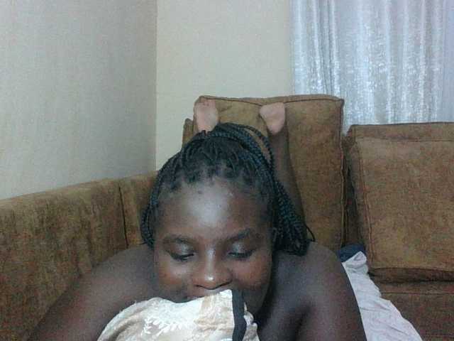 Hotybobbies live cam on BongaCams